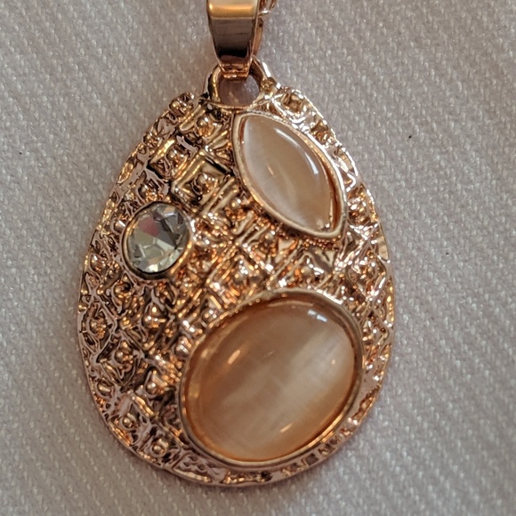 Necklace/Earrings Set - Picture 5 of 7